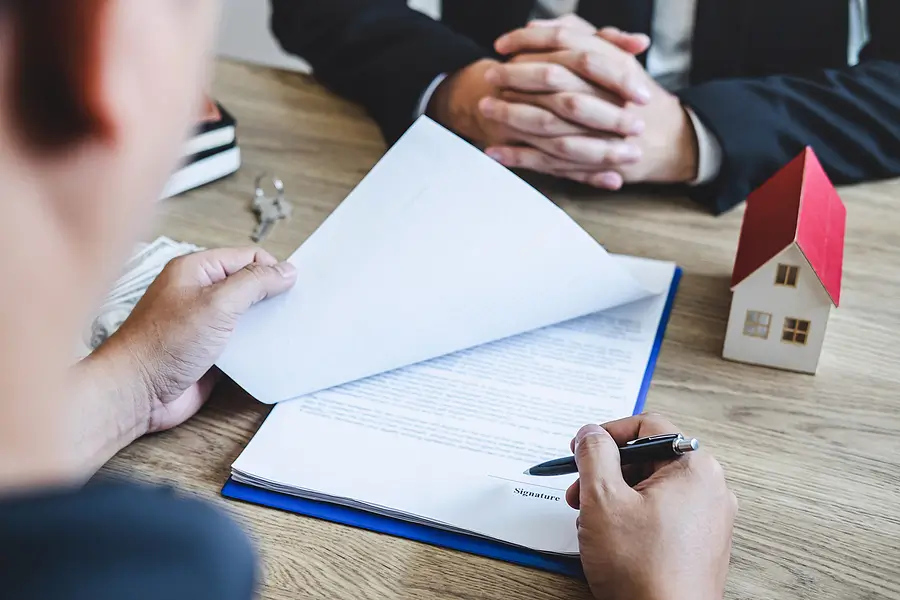 Renters Insurance vs. Landlord Insurance: A Guide for Property Owners